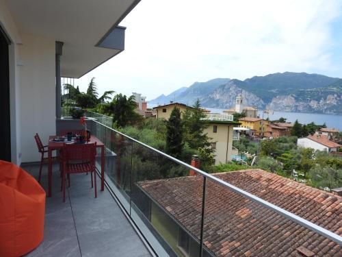 Blue Sky Garda - Sunset - Apartment - Malcesine