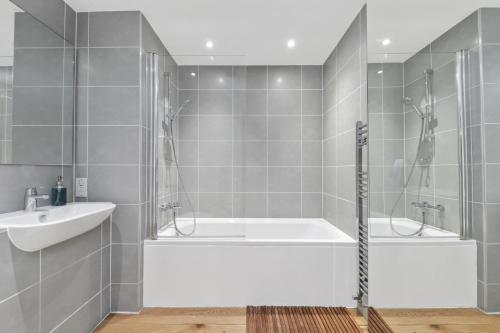 Cozy 1Bed Apartment near Old Street by City Stay London - image 10