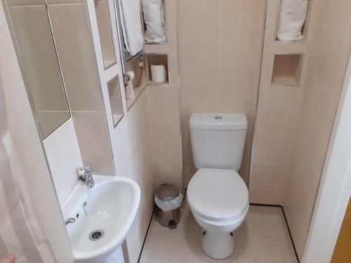 Redclyffe Guesthouse - image 12