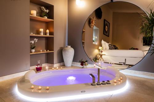 CHAMBRE ROMANTIQUE, JACUZZI 2 pers et LIT D'EXCEPTION chambre d'hôte Aix-en-Provence