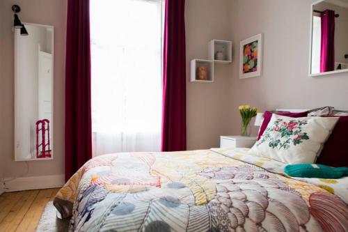 Cosy Flat Next to Cool Neighbourhood