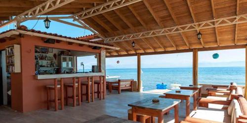 บริการและสิ่งอำนวยความสะดวก, Seafront Apartments in เกาะคอร์ฟู