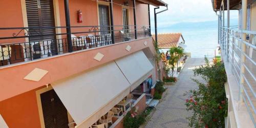 Seafront Apartments - image 9