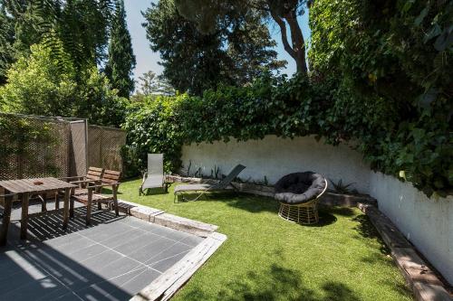 Apartamento con jardincito en el centro de CADAQUÉS Apartamento con jardincito en el centro de CADAQUÉS