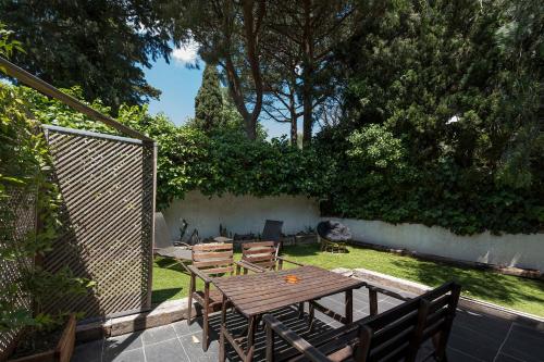 Apartamento con jardincito en el centro de CADAQUÉS Apartamento con jardincito en el centro de CADAQUÉS