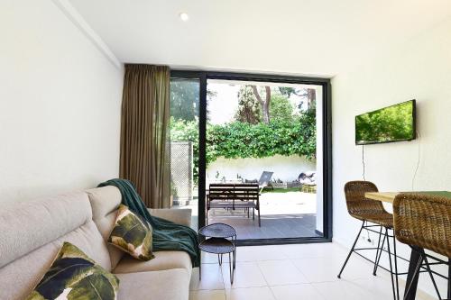 Apartamento con jardincito en el centro de CADAQUÉS Apartamento con jardincito en el centro de CADAQUÉS