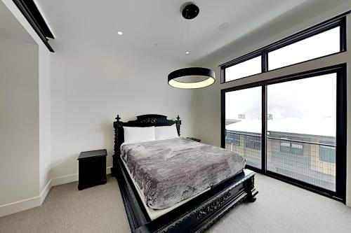 New Ski-In Townhome at The Ridge - Private Hot Tub townhouse - main image