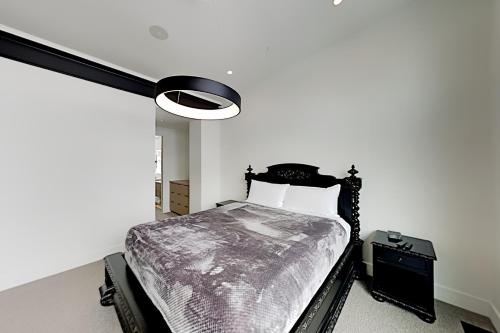 New Ski-In Townhome at The Ridge - Private Hot Tub townhouse - image 9