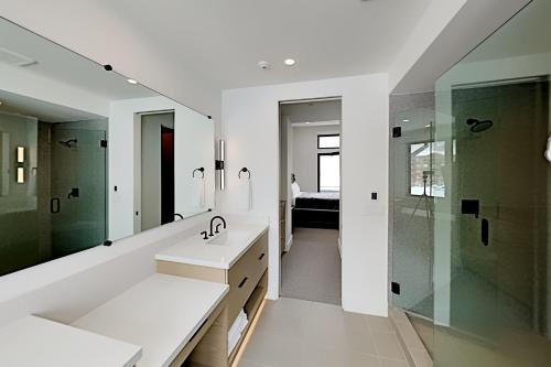 New Ski-In Townhome at The Ridge - Private Hot Tub townhouse - image 11