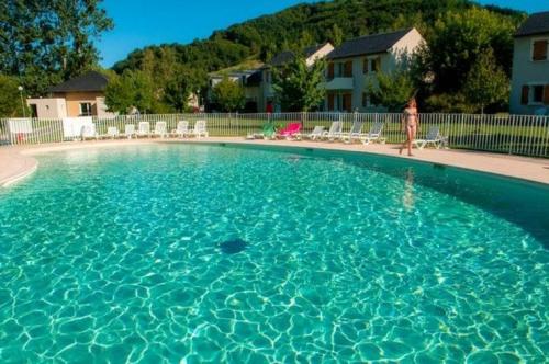 T3 duplex village geolia Saint geniez d'olt avec 2 piscines aux portes de l'aubrac 64