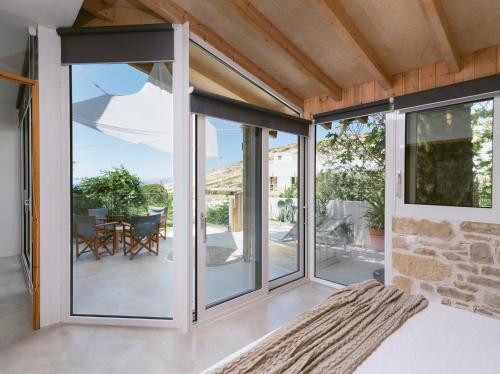 Die Zwei Bruder Art & Suites in Adelianos Kampos