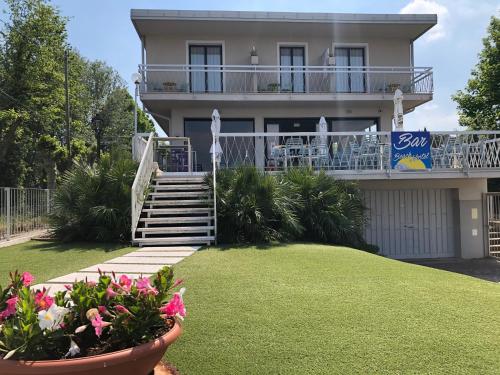 Lake Garda Beach Hostel - Accommodation - Padenghe sul Garda