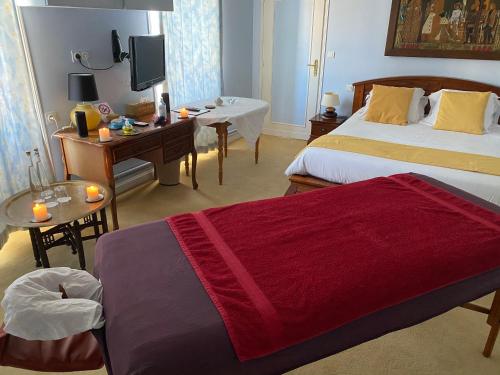 301620501 Logis Hotels Domaine du Châtelard