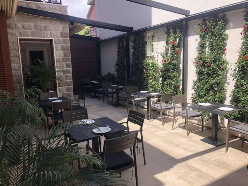 Hotel Vela - image 14