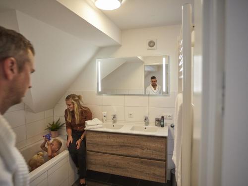 Spacious house with covered terrace, in Limburg