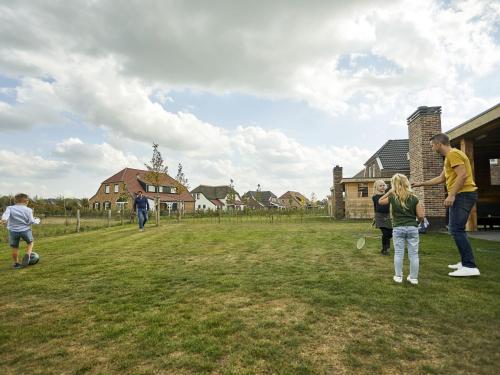 Spacious house with covered terrace, in Limburg