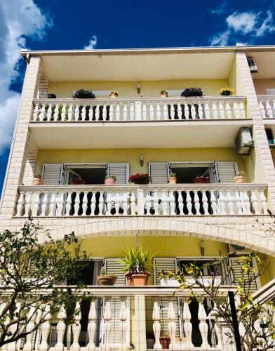  Villa Domora apartments in Trogir