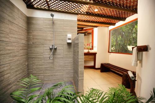 浴室, 瑪雅別墅酒店 (Villa Maya) in 弗洛雷斯