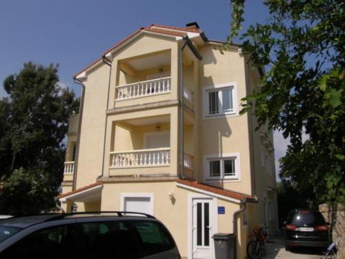 Apartment in Lopar with balcony, air conditioning, WiFi, washing machine (599-3)