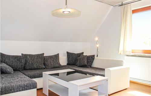 Beautiful apartment in Wurster Nordseekste with 2 Bedrooms and WiFi