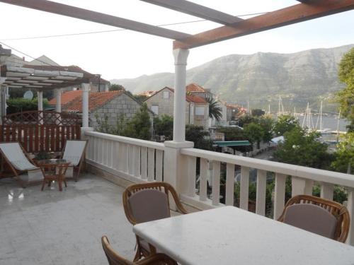 Apartment in Korcula with sea view, terrace, air conditioning, Wi-Fi (4695-1)