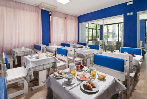 Hotel Holiday Sunshine Summer in Misano Adriatico