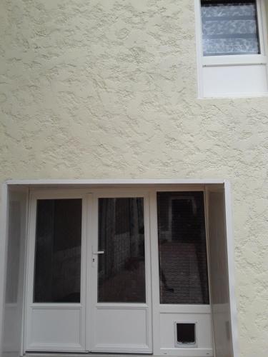 La chambre d'à côté (La chambre d'a cote) in Doulezon