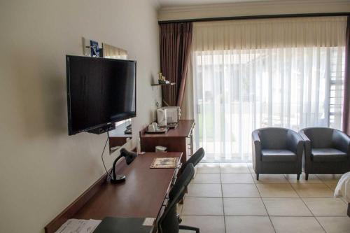 Deluxe Room image 4