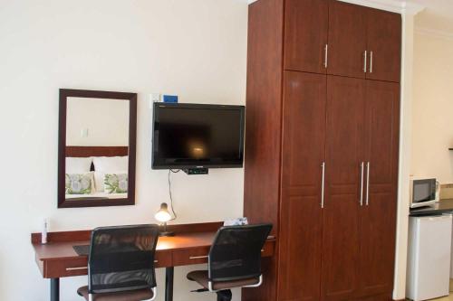 Executive Triple Room image 4