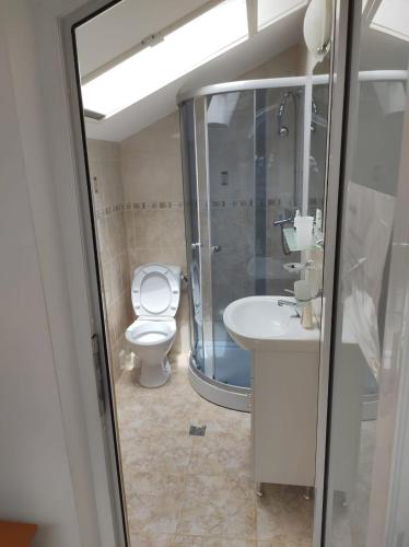 Standard Double Room image 2