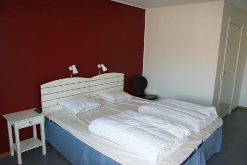 2 twin beds