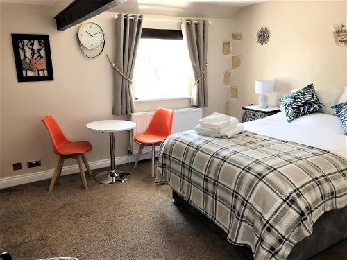 Cotswold Merrymouth Inn - image 13