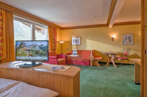 Hotel-Pension Rotspitz - image 2