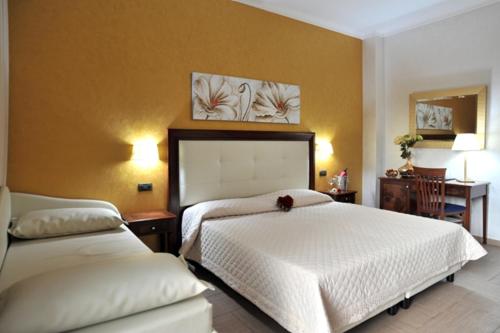 Hotel Flora - image 2