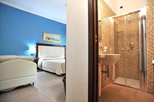 Hotel Flora - image 12