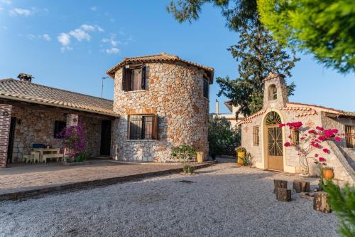  Vintage Stone House Where Calm Lives in Amarianos