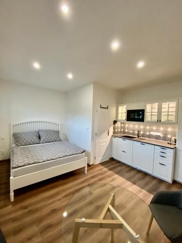 1 queen bed