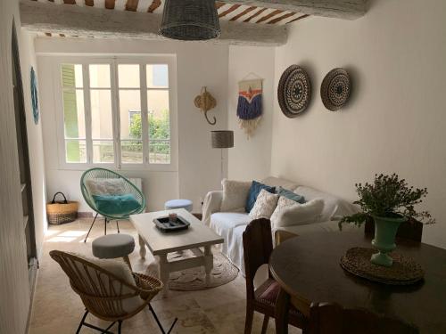 Au Murmure De La Sorgue Location Saisonniere 442 Cours Emile Zola 84800 Lʼisle Sur La Sorgue Adresse Horaire