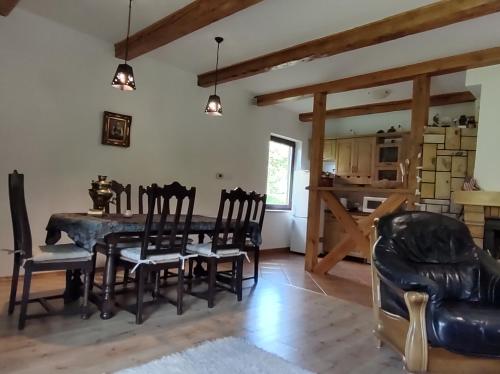 Dom na skraju lasu in Serwy