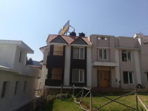 Exterior view, DEW DROP INN in Rose Garden