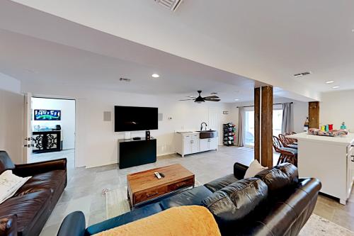 Bay Dreamin - Waterfront Key Allegro Home & Dock home - image 2