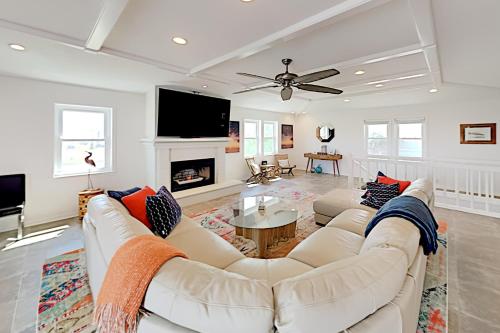 Bay Dreamin - Waterfront Key Allegro Home & Dock home - image 4