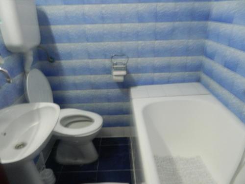 Studio Apartment image 10
