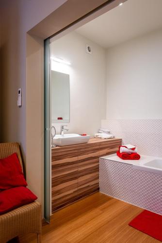 Adamas B&B Adamas B&B