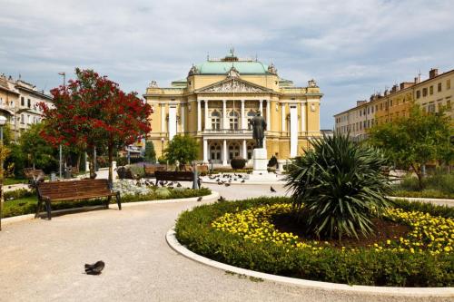  Apartment in Rijeka with Seaview, Balcony, Air condition, WIFI (4291-1) in Rijeka