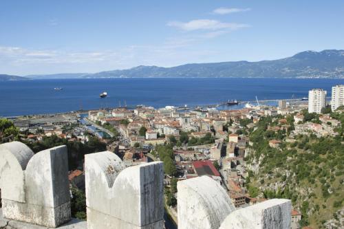  Apartment in Rijeka with Seaview, Balcony, Air condition, WIFI (4291-1) in Rijeka