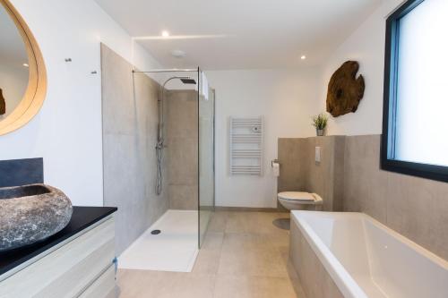 Four-Bedroom House image 10