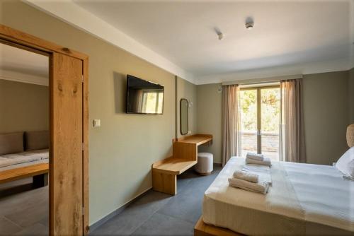 Diapori Suites Hotel – Kardamili, VA