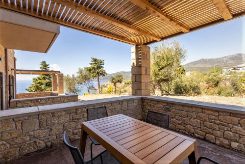 Diapori Suites Hotel – Kardamili, VA
