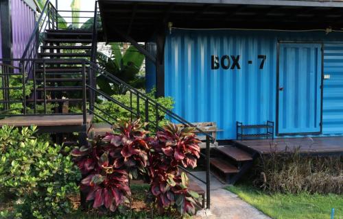 Smile Box Coffee & Resort Room Type - Standard Double or Twin Room
